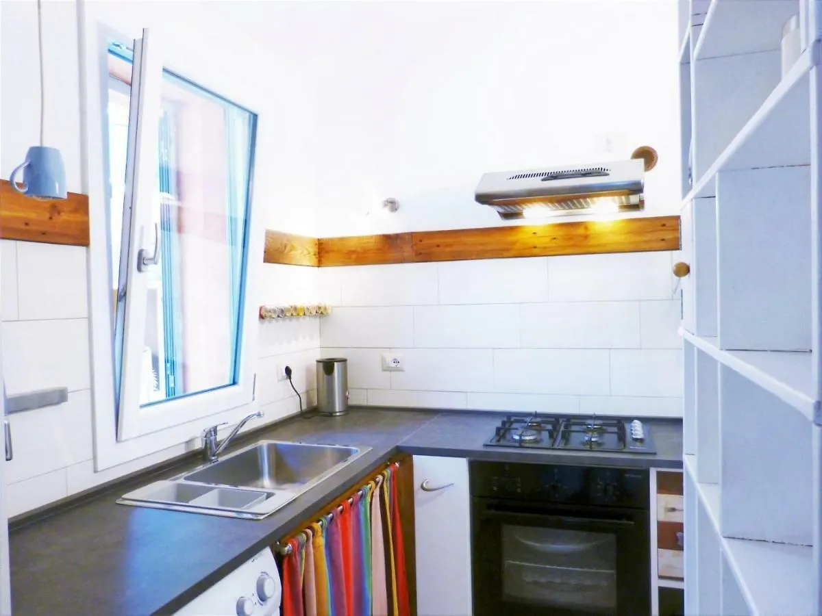 Ferienwohnung Casa Mutreku 1M From The Beach,2 Kitchens, 2 Showers Cala Liberotto Apartment