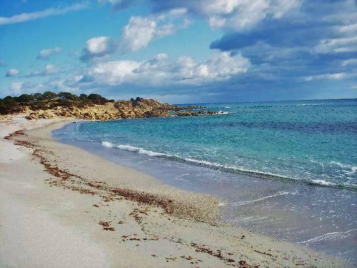 Casa Mutreku 1M From The Beach,2 Kitchens, 2 Showers Apartment Cala Liberotto