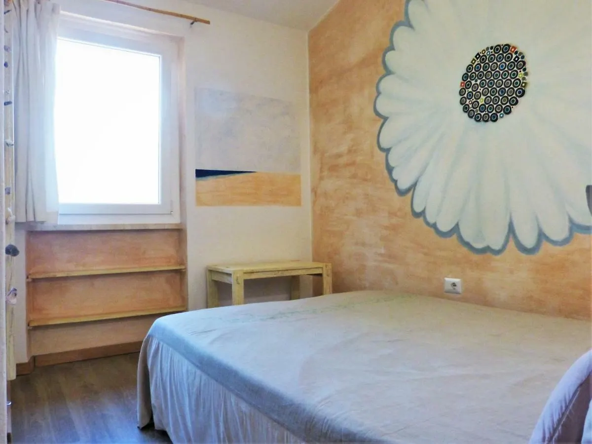 Apartment Ferienwohnung Casa Mutreku 1M From The Beach,2 Kitchens, 2 Showers Cala Liberotto Italien