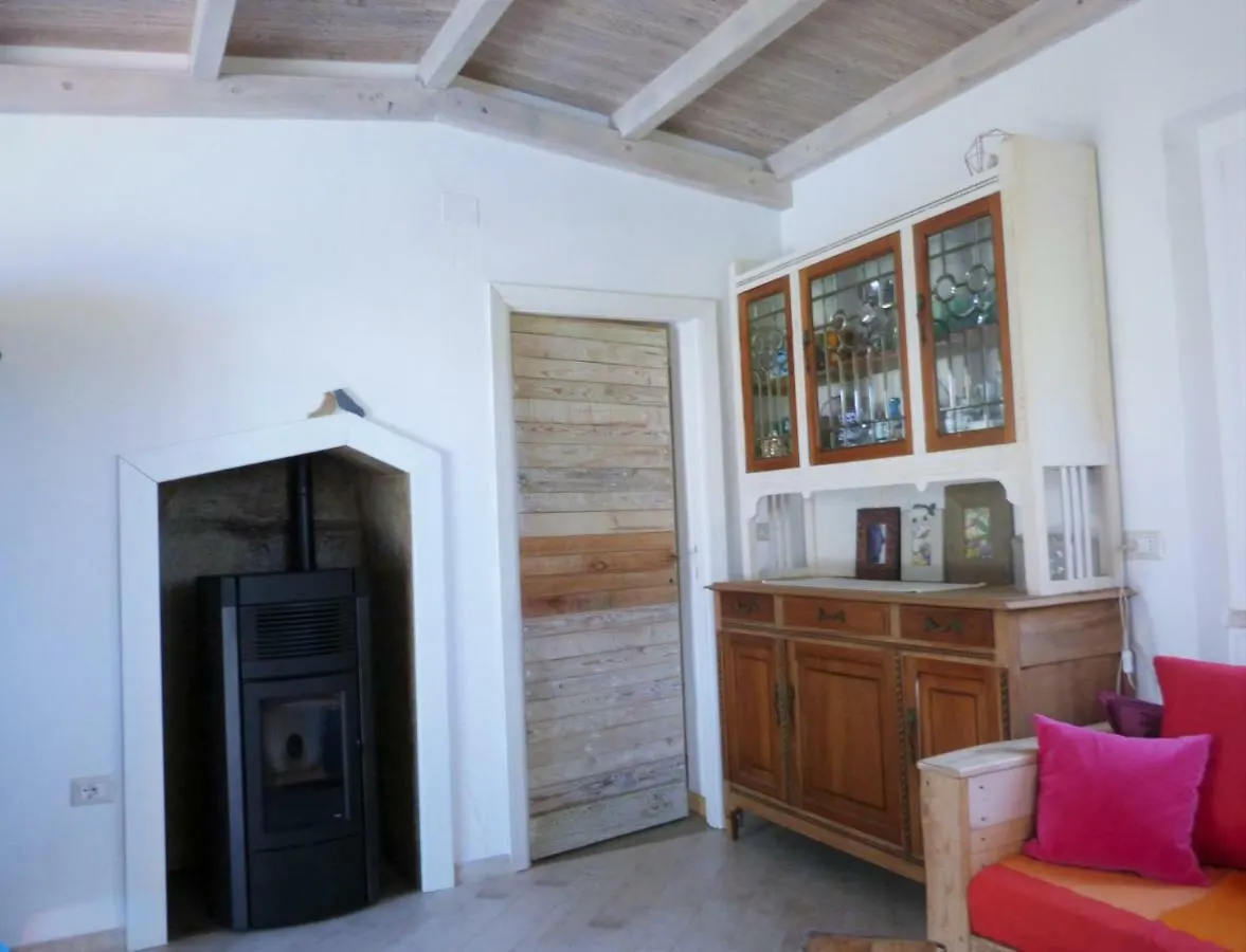 Casa Mutreku 1M From The Beach,2 Kitchens, 2 Showers Apartment Cala Liberotto Italy