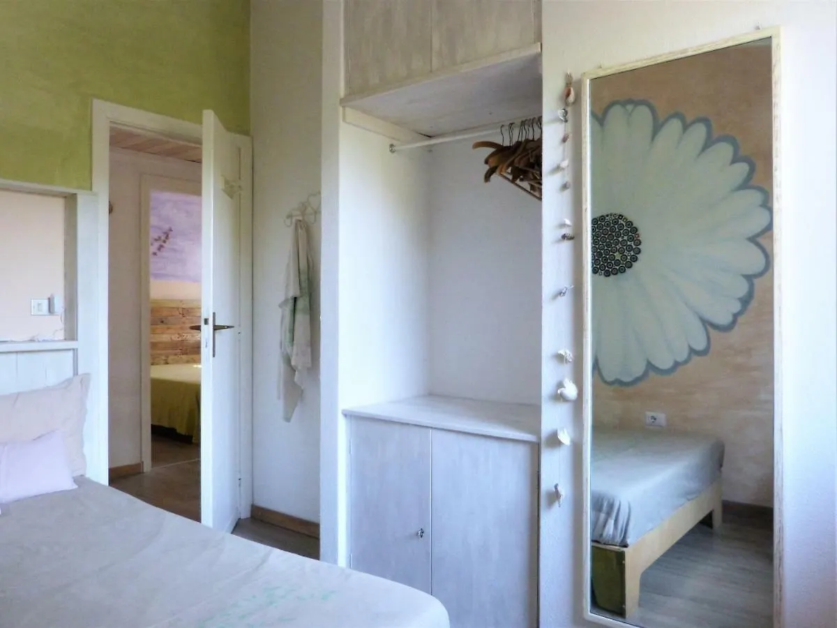 Casa Mutreku 1M From The Beach,2 Kitchens, 2 Showers Apartment Cala Liberotto 0*,  Italy